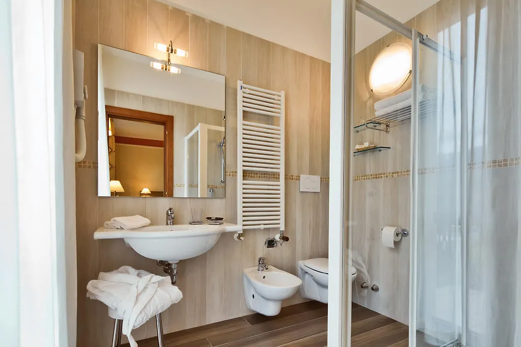 Hotel Astra Tignale 3*,